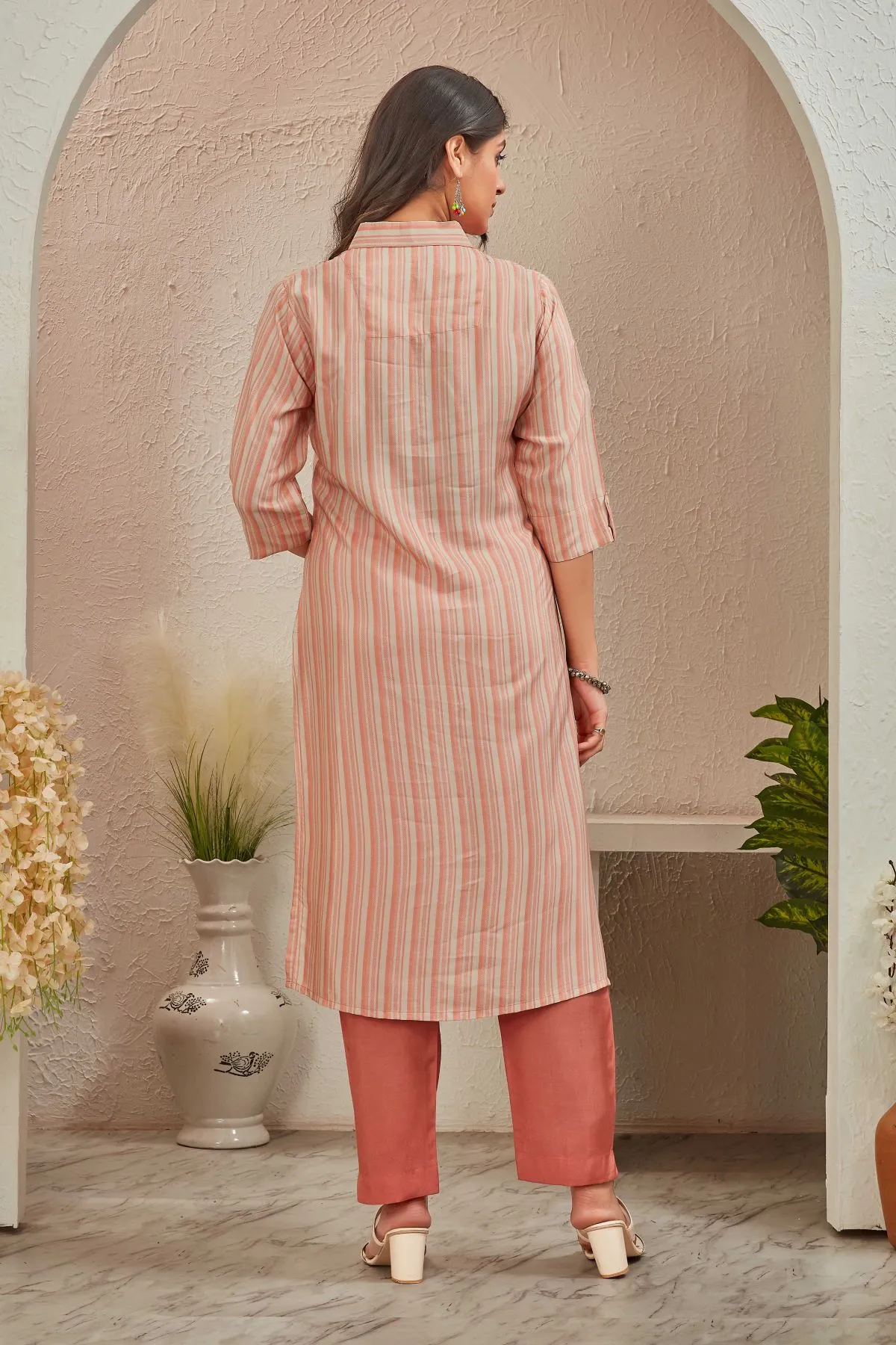 Women's peach  Musline floral Printed Kurti with Trouser