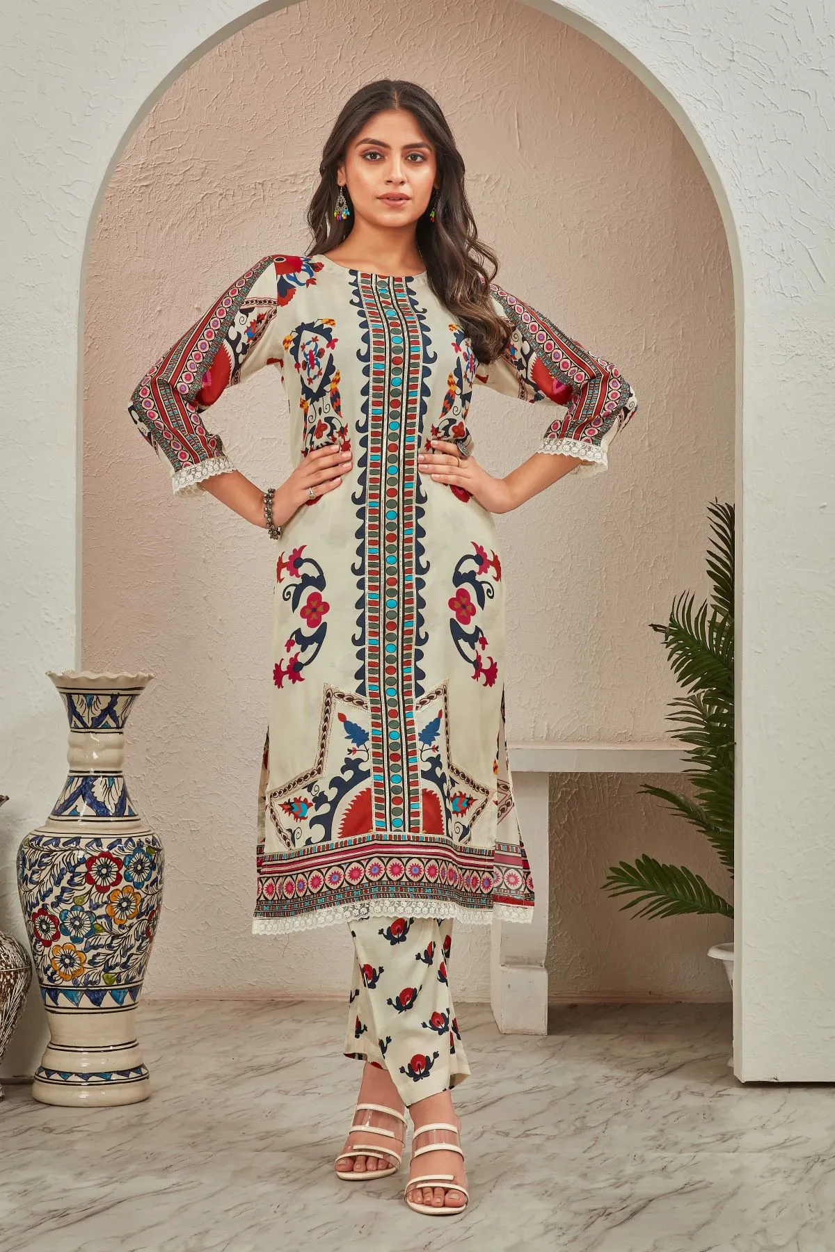 Women's Off White Musline floral Printed Kurti with Trouser