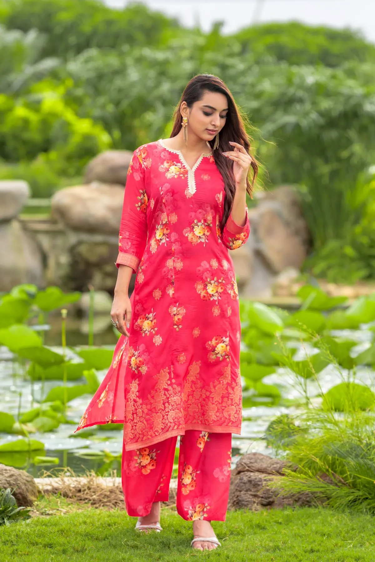Women's Pink Russian J Card floral Printed Kurta  and Trouser