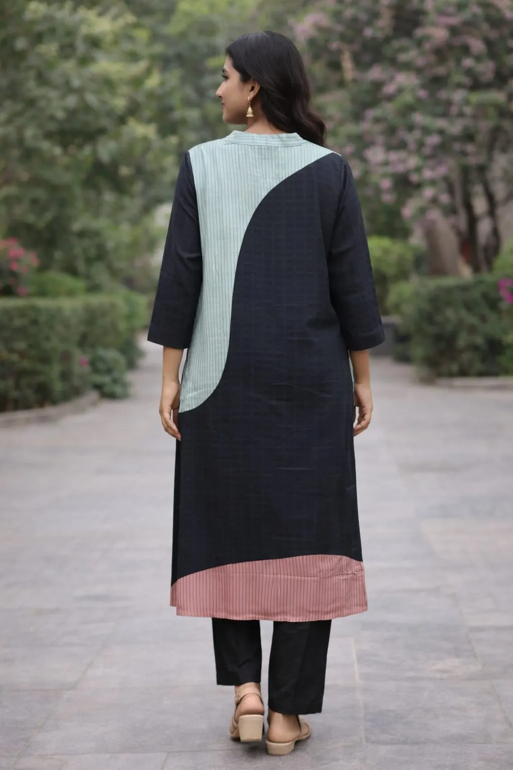 Women's Black Musline  Floral Printed Kurta with Trouser Kurta set