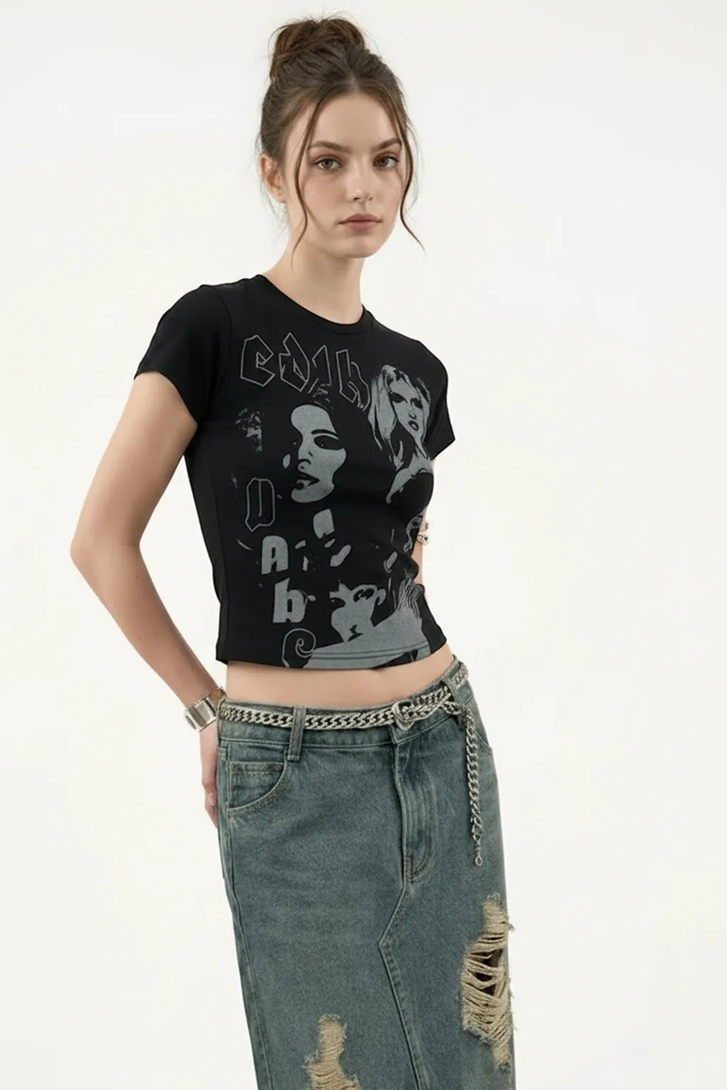 Vintage Graphic Fitted Tee – Black